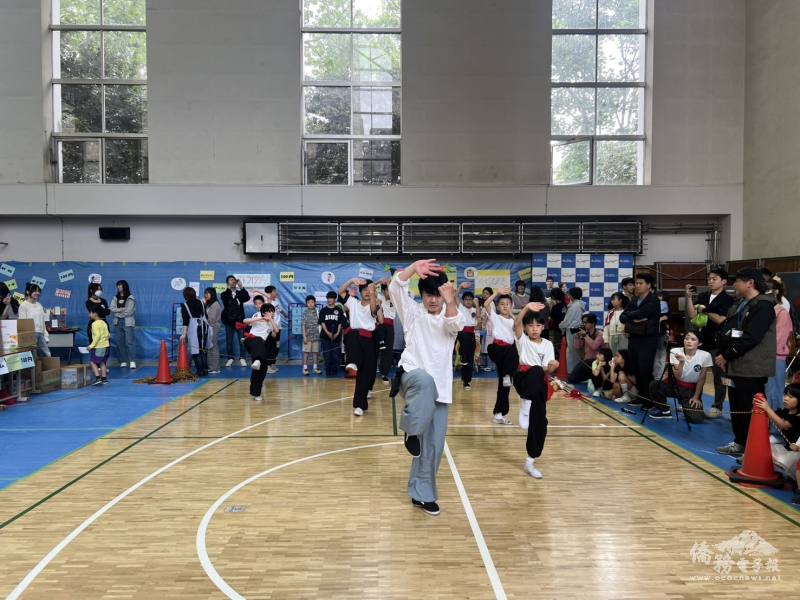 功夫社學生展演傳統武術，贏得滿堂彩