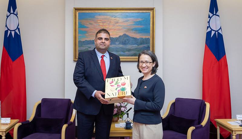 蕭美琴副總統26日下午接見「英國工黨台友會訪問團」