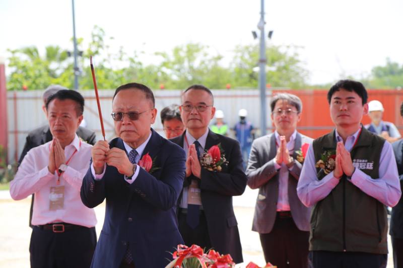 行政院長政務委員史哲擔任上樑祝禱主典者