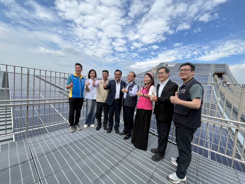 陳政務次長彥伯與交委會考察空中鳳城