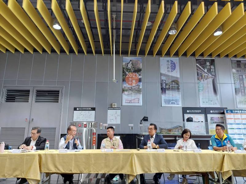 陳政務次長彥伯與交委會聽取空中鳳城招商辦理情形簡報