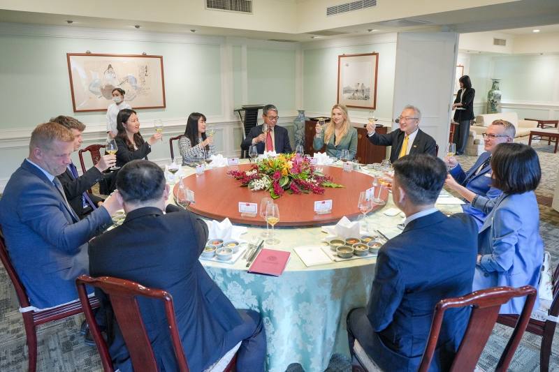 外交部政務次長吳志中款宴歐洲議會議員團乙行