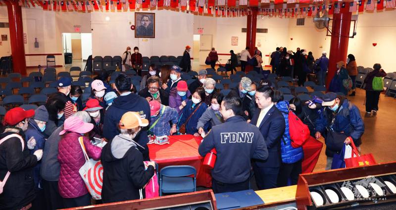 2022年5月，由於紐約華埠接連發生兩起嚴重火災，紐約市消防局在中華公所舉辦防火安全教育講座，為社區居民講解防火安全知識