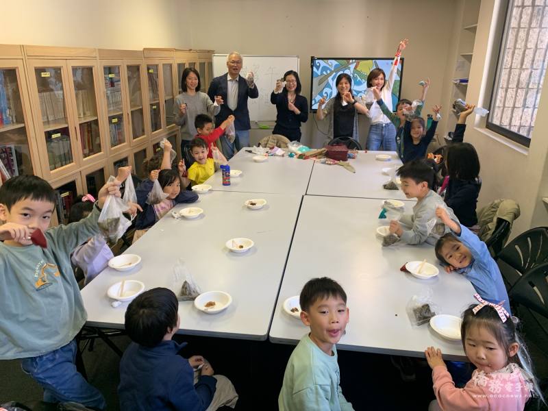雪梨澳洲東方文化學校校長簡明輝與老師、家長、學生共度端午佳節