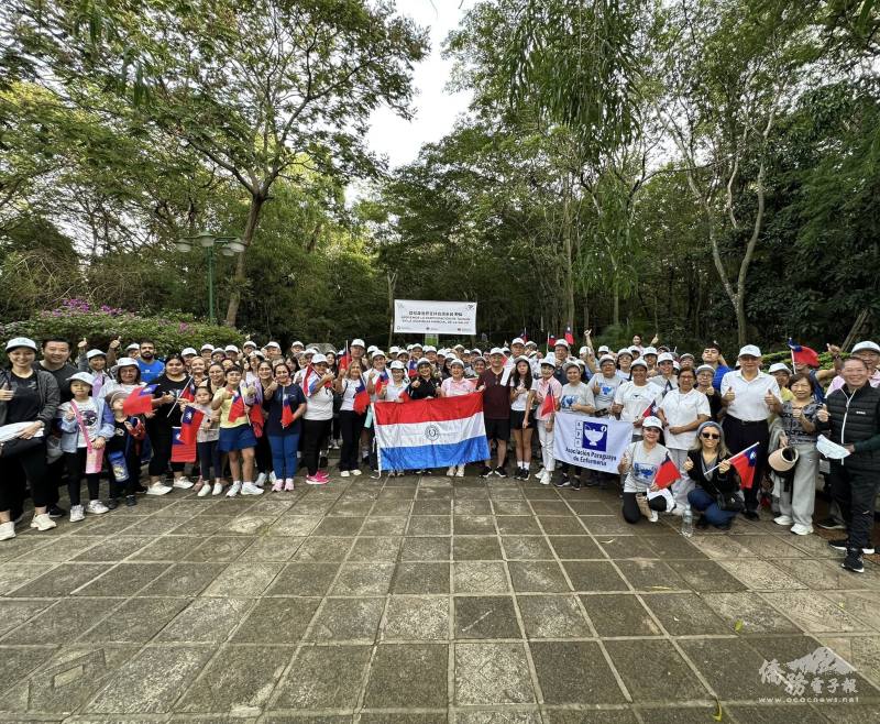 巴拉圭僑界偕主流友人一同支持臺灣參與WHA(駐巴拉圭大使館提供)