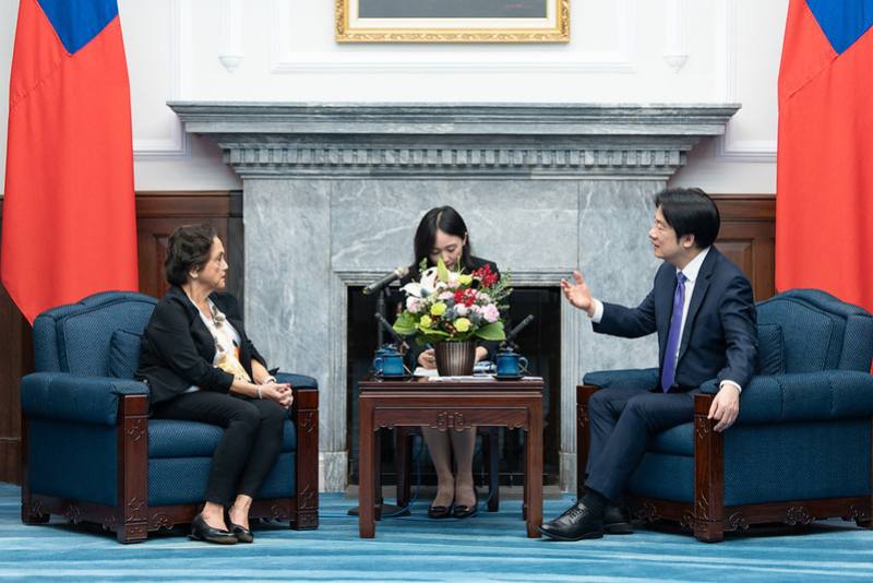 President Lai meets with a delegation led by Governor Lourdes A. Leon Guerrero of Guam and her husband.