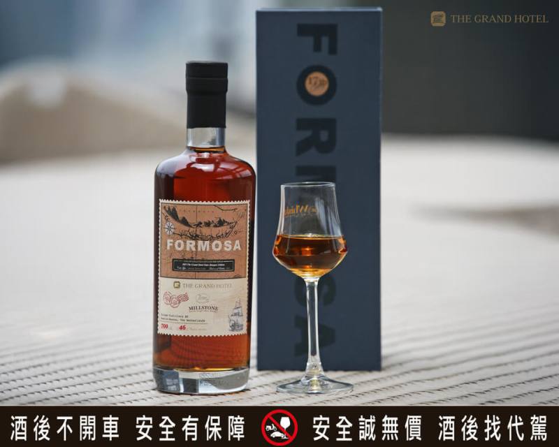 圓山飯店今年推出的國宴威士忌以復古地圖為主視覺的酒標設計，限量3000瓶。（圓山飯店提供）