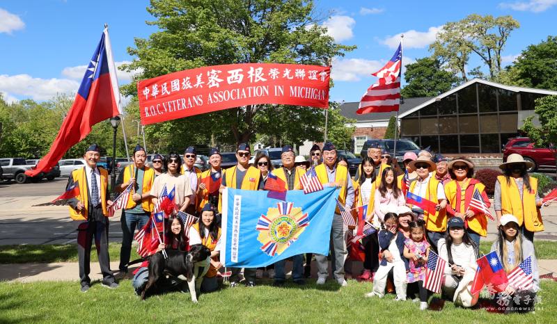 本次遊行參與者橫跨各個年齡層，有資深的榮民前輩，也有年輕學子踴躍加入