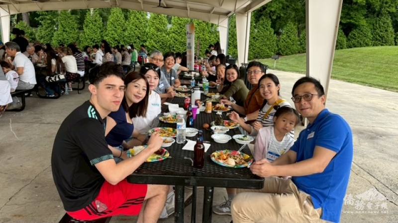 百餘位僑胞與國際友人踴躍共襄盛舉