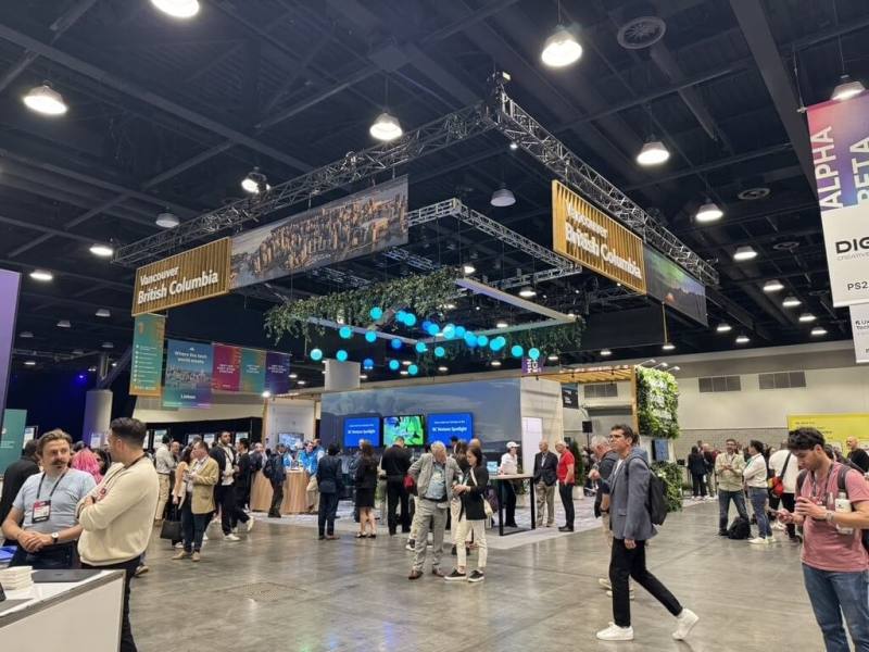 首屆溫哥華網路高峰會（Vancouver Web Summit）吸引全球超過300家新創公司共逾1.5萬人參與，台灣廠商也組團與會。（加拿大卑詩省台灣辦事處提供）