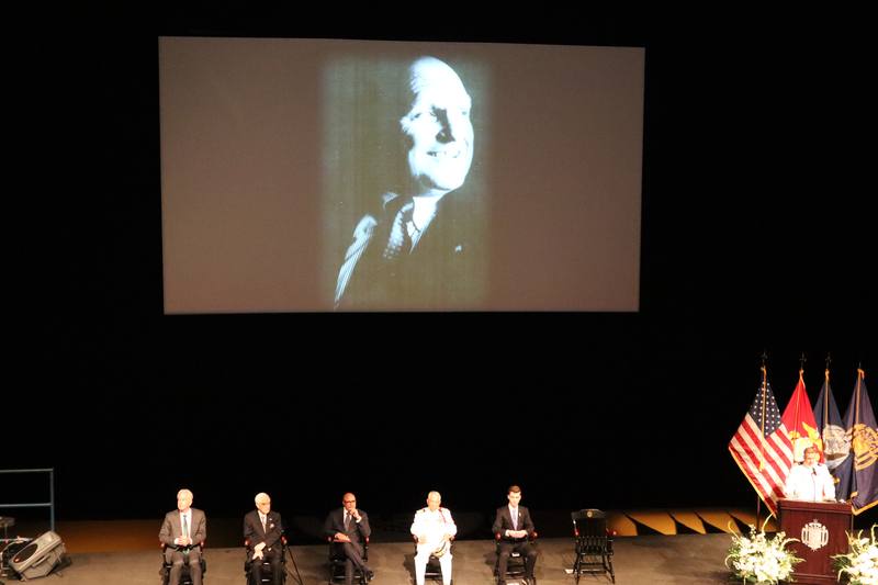 美國前副國務卿阿米塔吉4月因肺栓塞突發辭世，其母校美國海軍軍官學校29日舉行追思會，多名政要出席