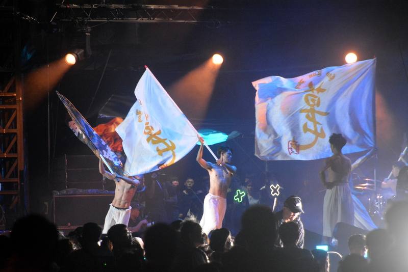 2025雙北世壯運閉幕典禮30日晚間在新北市美術館舉行，表演團體演出展現民俗與當代創作的融合，展現多元文化魅力。