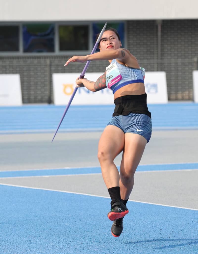台灣女子7項全能好手陳彩娟（圖）挑戰2025亞洲田徑錦標賽，在跳高以1公尺72、鉛球以13公尺80都獲第一，標槍項目也表現不俗，30日最終以總分5608摘下銅牌。（中華民國田徑協會提供）