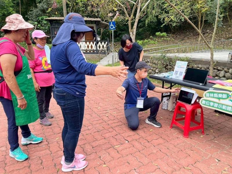 雲林「古坑樂齡學習數位場域」，桐花祭數位體感互動遊戲體驗
