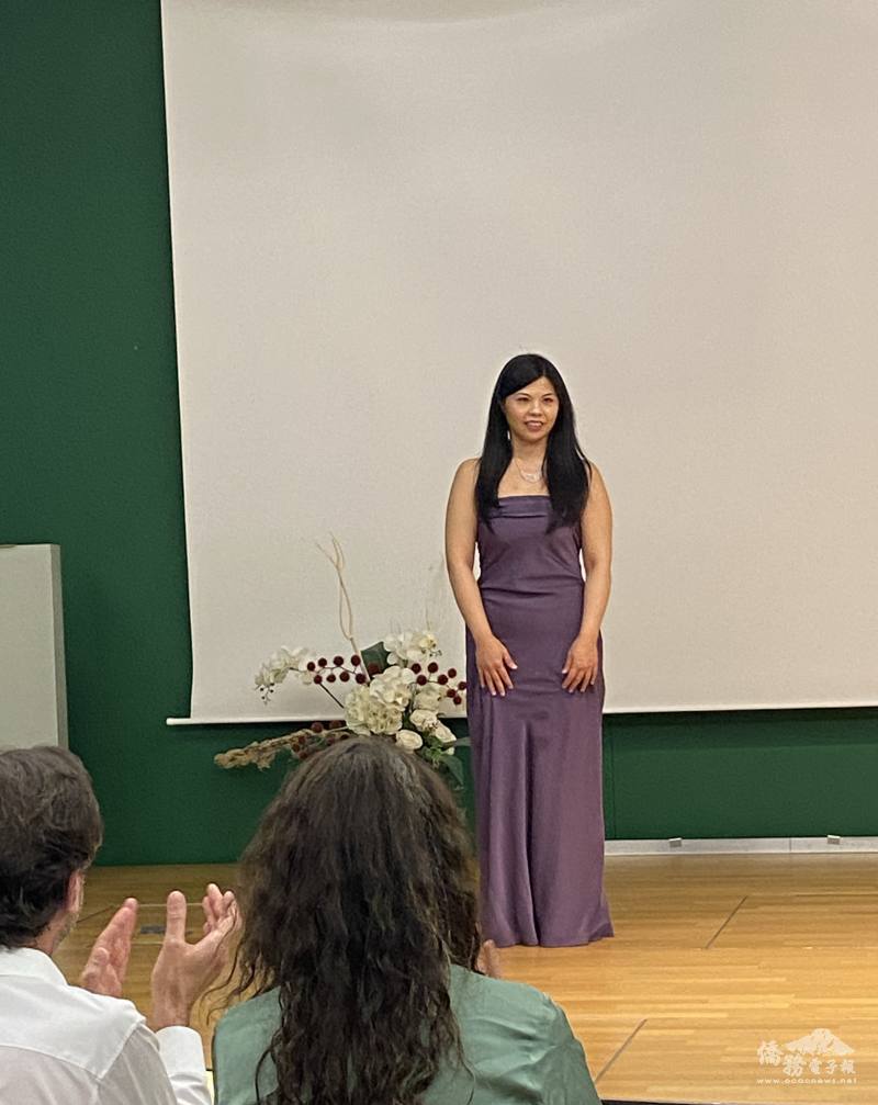 演出後，黃瑞蘭獲掌聲不斷