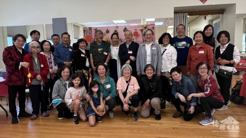 大波士頓中華文化協會在牛頓市會所包粽子過端午