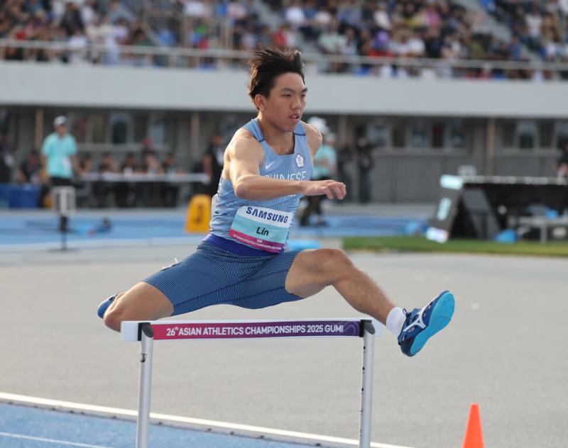 2025第26屆亞洲田徑錦標賽在韓國舉行，21歲的台灣男子400公尺跨欄好手林仲威（圖）31日在決賽中以49秒73的成績拿下本屆銅牌。（中華民國田徑協會提供）