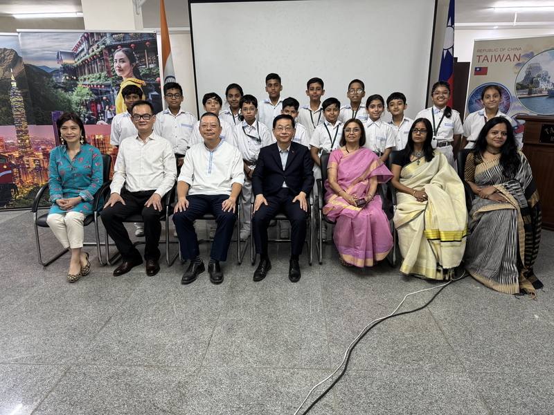 印度和台灣的教育交流再度深化，新德里常春公學（Evergreen Public School）14名小學生將在3名老師帶領下前往台灣，與新竹縣東興國小進行為期一週的交流