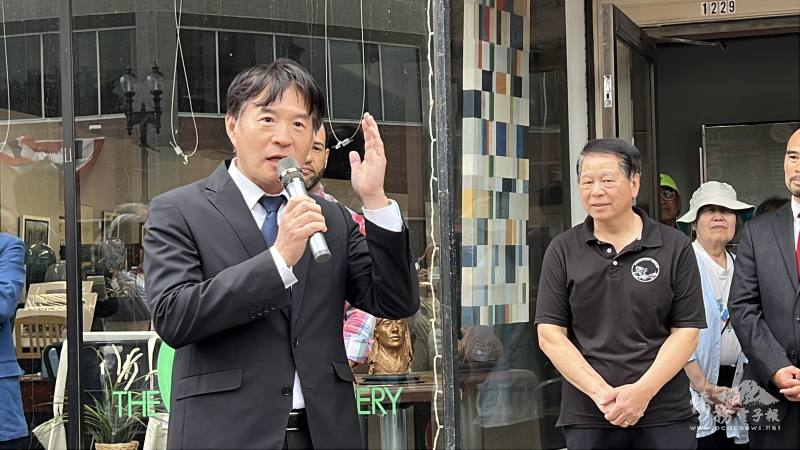 波士頓文教中心主任高家富肯定伍振中團隊的付出