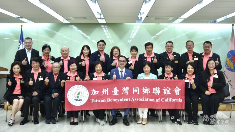 「加州臺灣同鄉聯誼會2025年回臺致敬參訪團」合影
