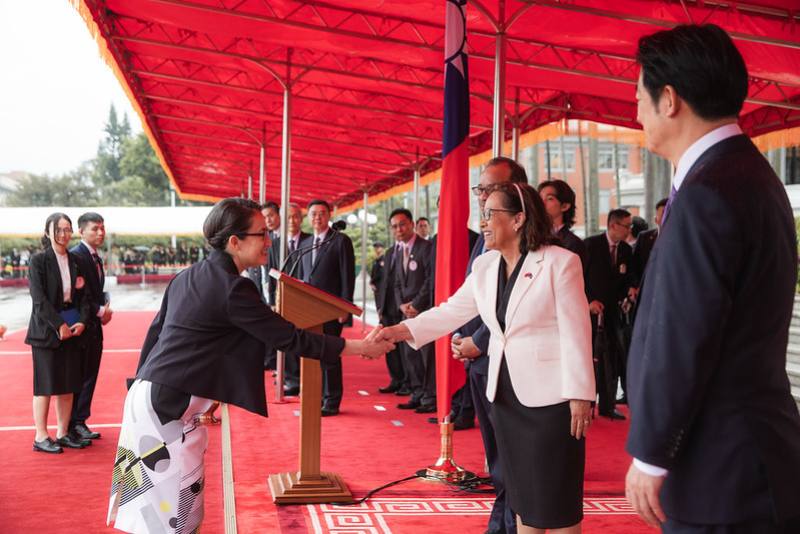 總統主持軍禮歡迎馬紹爾群島總統海妮伉儷　盼臺馬持續深化各領域合作　共創繁榮發展