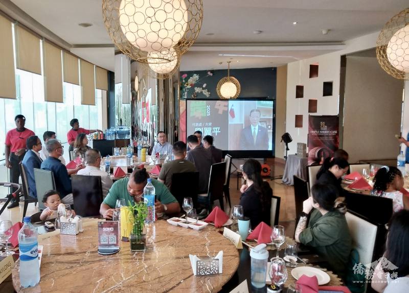 駐奈及利亞代表處大使劉翼平以錄影致詞問候僑臺商與貴賓，並祝福大家端午佳節愉快