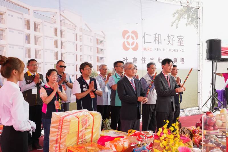 國家住宅及都市更新中心3日在台東市辦「仁和好室」社會住宅動土典禮，預計2027年完工。