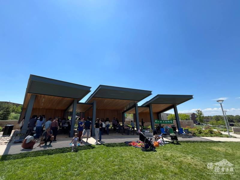 數十位鄉親於公園同歡