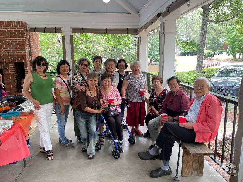 粽香四溢迎端午，現場熱鬧人情濃