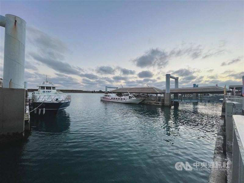Ferry boats dock at a passenger terminal in Keelung. CNA file photo