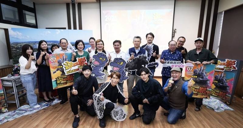 屏東縣政府5日舉行「2025屏東海口祭」記者會，預告活動將於7月5至6日、12至13日登場，以海洋永續為核心，規劃演唱會、2D漫畫風格海洋市集，邀請民眾參加屬於屏東的夏日音樂慶典。（屏東縣政府提供）