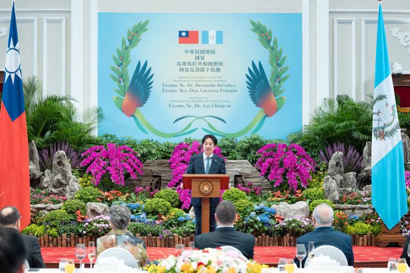 賴清德總統5日午間在總統府以國宴宴請瓜地馬拉共和國總統阿雷瓦洛（Bernardo Arévalo）伉儷