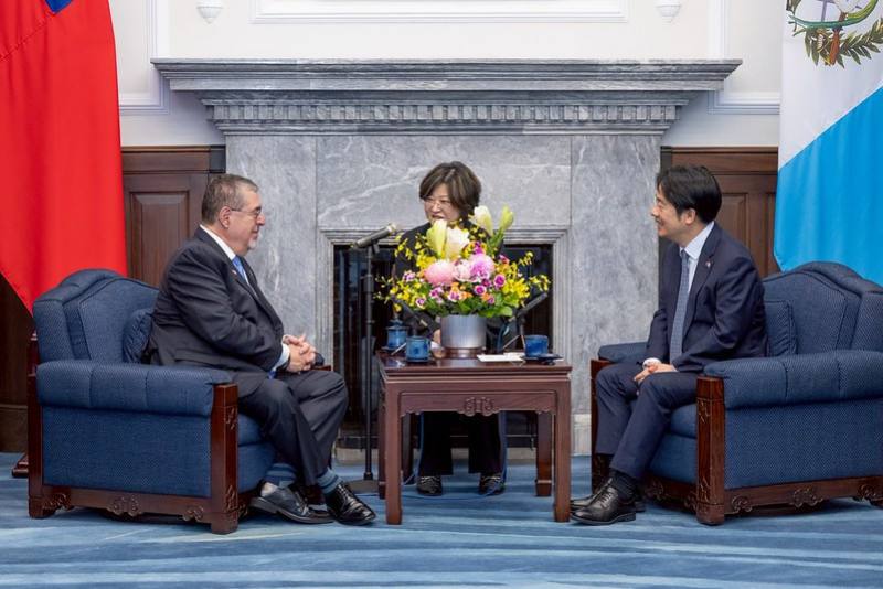 總統與瓜地馬拉共和國總統阿雷瓦洛雙邊會晤