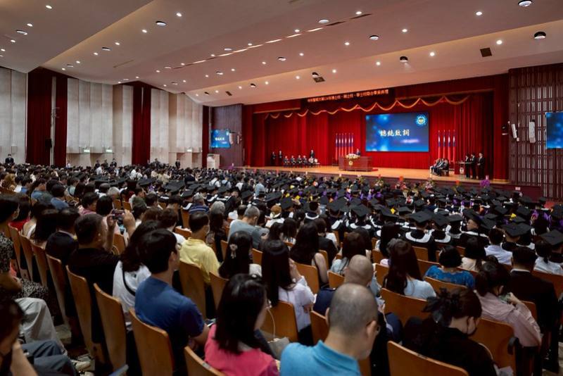 總統出席「中央警察大學114年聯合畢業典禮」