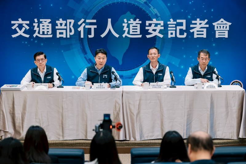 交通部陳世凱部長主持道安記者會
