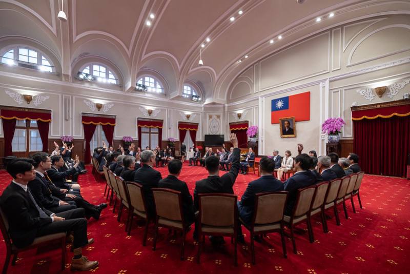 總統接見「社團法人中國工程師學會114年度各項獎章得獎人」