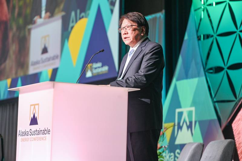 總統府秘書長潘孟安5日赴美出席「阿拉斯加永續能源會議」發表演說，總統府表示，潘孟安此行與美方官員就台美能源合作及永續發展等議題交換意見，彰顯台美在各層級、各領域的多元堅實夥伴關係。
（總統府提供）