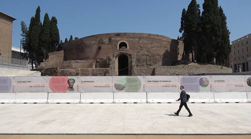 奧古斯都陵墓是目前世上最巨大的圓形陵墓遺跡，它不是個人陵墓，而是古羅馬帝王「家族陵墓」