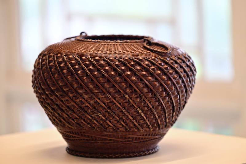 人間國寶暨國家工藝成就獎得主黃塗山的〈三角錐型花器〉