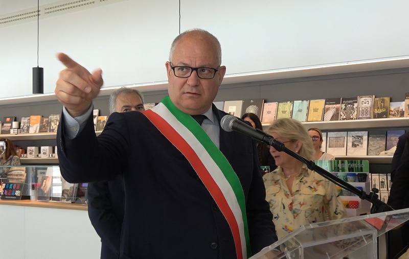 歷經5年整修，羅馬「奧古斯都大帝廣場」重新向大眾開放，羅馬市長嘉提葉里6日主持開幕典禮，強調這個廣場是羅馬重要的歷史與藝術地標