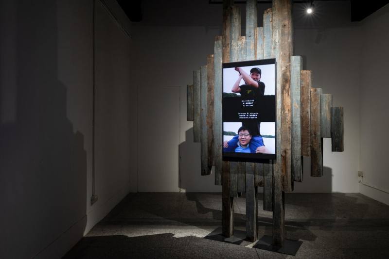 C-LAB年度大展「Sounds of Babel－如果我們的語言是……」7日起展出，展品包含日本藝術家加藤翼作品「他們不理解彼此」，探討南韓與日本長期圍繞對馬島的主權爭議。（台灣當代文化實驗場提供）