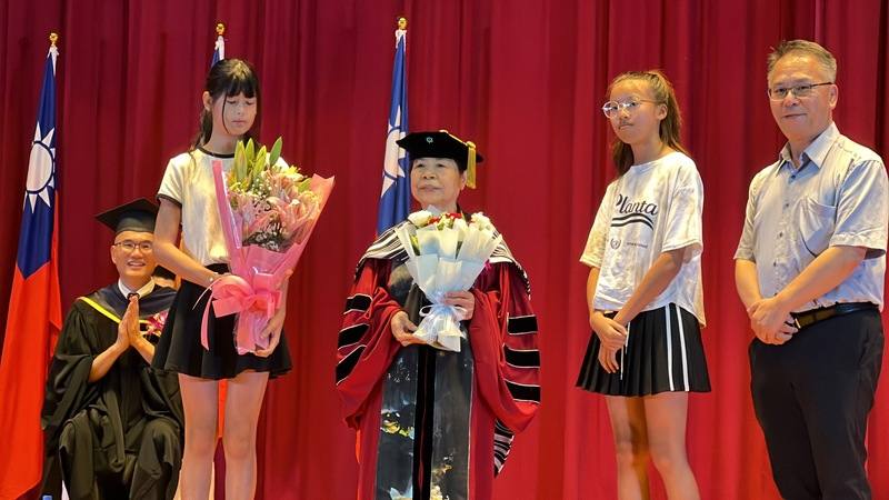 Chen Shu-chu (second left) is honored by the National Taitung University on Satuday. CNA photo June 7, 2025