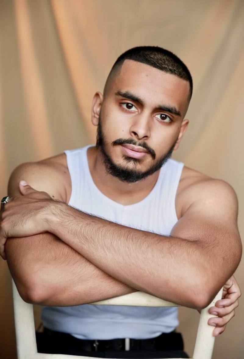 舞台劇「少年PI的奇幻漂流」公布雙卡司，其中倫敦男演員高爾（Kashif Ghole）飾演的主角PI帶有堅定內在信仰與張力。（兩廳院提供）