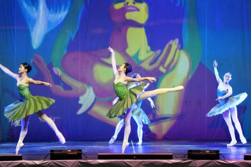 2025年第6屆國家海洋日以「萬象海洋，永續共融」為主題，8日在高雄流行音樂中心海音館推出系列海洋戲劇展演，盼藉藝文演出推廣與海共融永續理念。（海洋委員會提供）