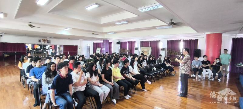 泗水臺灣學校校長楊順富致詞