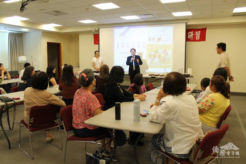 華府文教中心主任黃正杰致詞