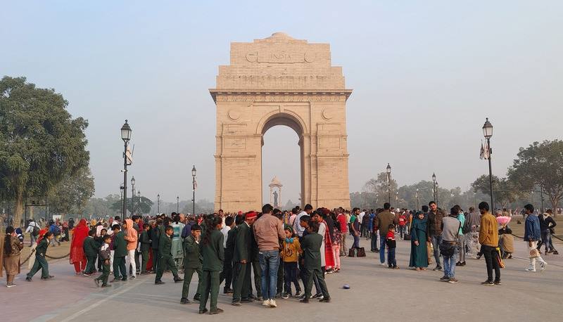 印度將成全球第4大經濟體，人均GDP僅2878美元成隱憂。圖為新德里知名觀光景點印度門。 (圖：中央社)