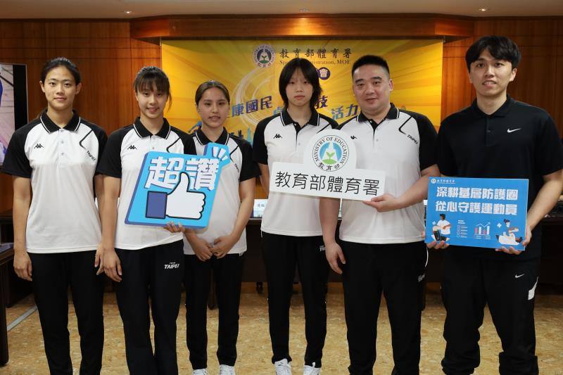 Coach Ke Jie-Fu and athletic trainer Cheng Chung-Hsiang of Taipei Municipal Song-Shan Senior High School’s swim team attended the event to share the importance of campus-based injury prevention.