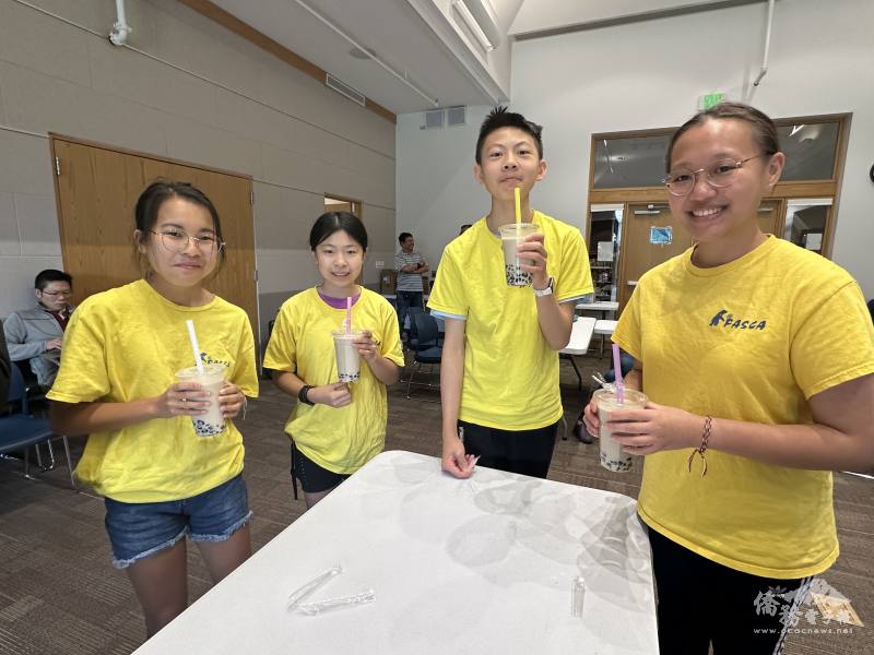 FASCA students enjoying their well deserved boba teas!