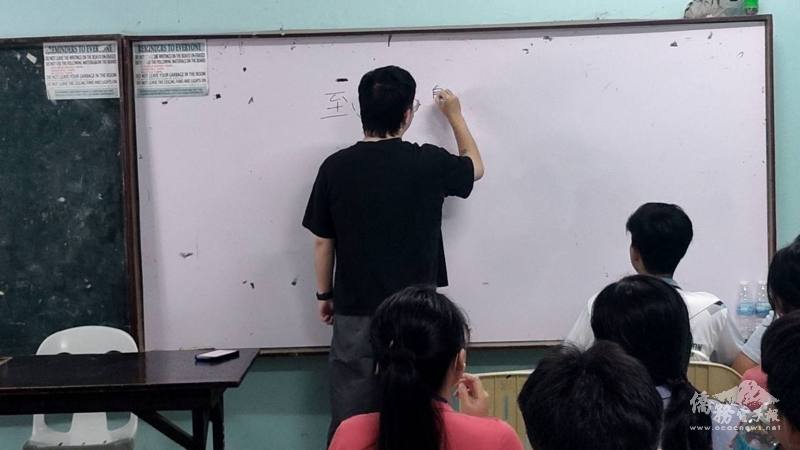 老師運用僑務委員會教材輔助教學